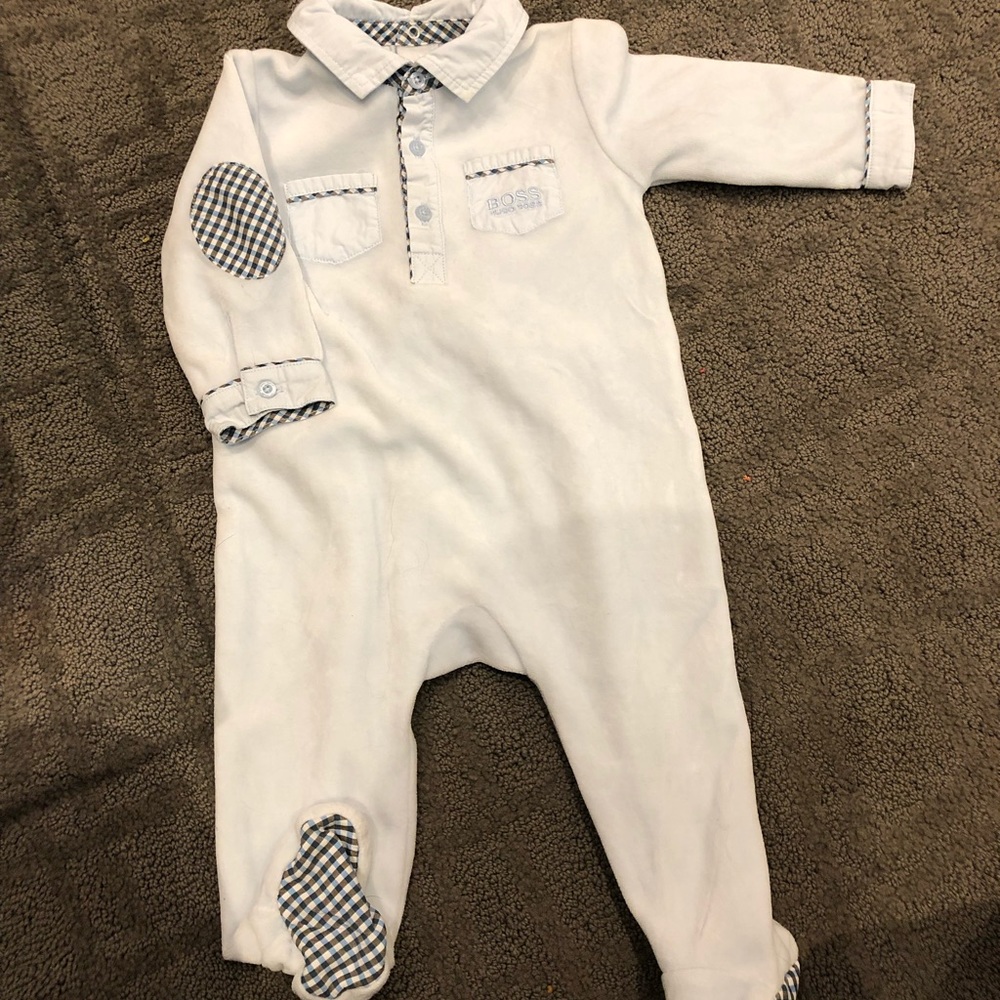Hugo Boos baby velour sleeper 6M